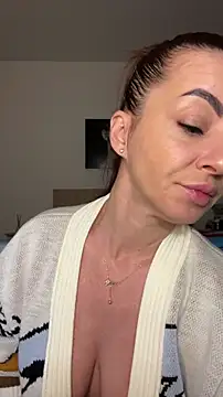 Roxanne Skye online show from 14, 10, 2025