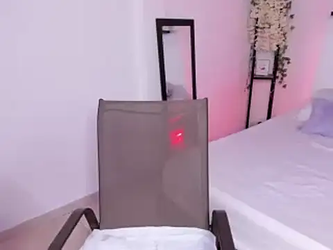 Snapshot of selene_boyer chatting on 17, 9, 2025 selene boyer online show from 17, 9, 2025