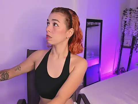 Snapshot of selene_boyer chatting on 11, 11, 2025 selene boyer online show from 11, 11, 2025