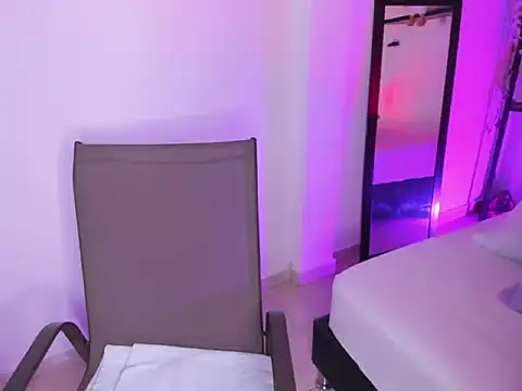 Snapshot of selene_boyer chatting on 19, 11, 2025 selene boyer online show from 19, 11, 2025