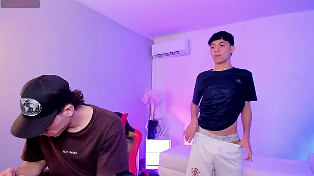 Handsomeboyss19 online show from 22, 4, 2026