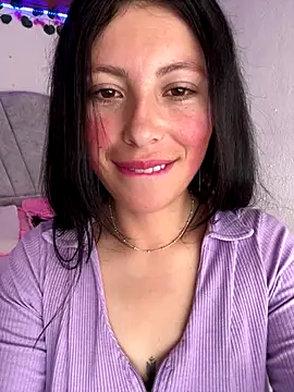 Mia salinass online show from 24, 9, 2025