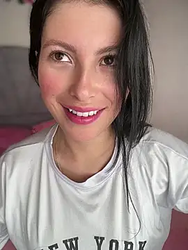 Mia salinass online show from 10, 4, 2026