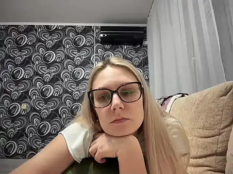 Snapshot of NikexPretty chatting on 2, 11, 2025 NikexPretty online show from 2, 11, 2025