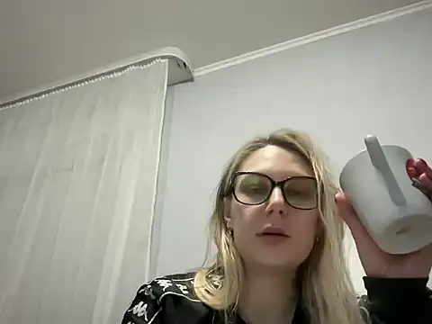 Snapshot of NikexPretty chatting on 18, 12, 2025 NikexPretty online show from 18, 12, 2025