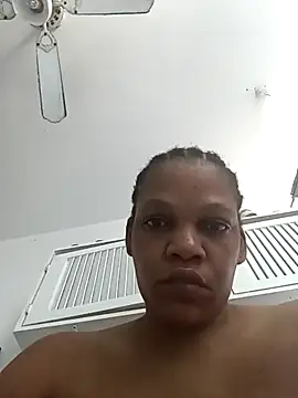 HappygalTheQueen online show from 4, 2, 2026