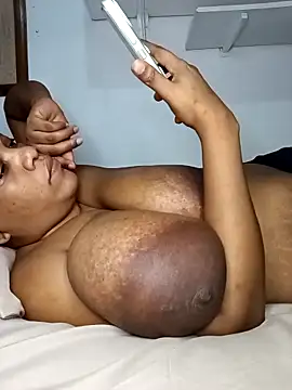 HappygalTheQueen online show from 5, 2, 2026