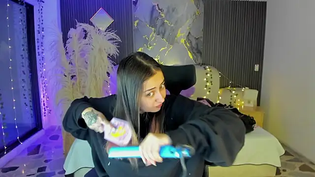 Snapshot of SarahCastro1_ chatting on 7, 2, 2026 SarahCastro1 online show from 7, 2, 2026