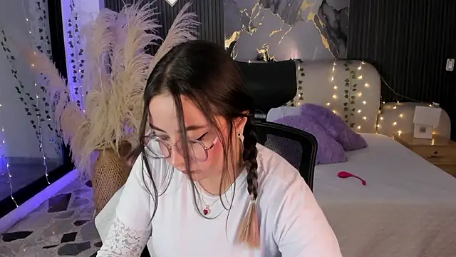 Snapshot of SarahCastro1_ chatting on 15, 2, 2026 SarahCastro1 online show from 15, 2, 2026