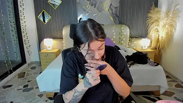 Snapshot of SarahCastro1_ chatting on 17, 2, 2026 SarahCastro1 online show from 17, 2, 2026