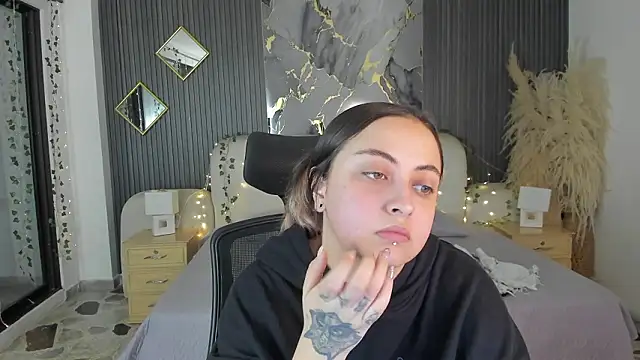 Snapshot of SarahCastro1_ chatting on 19, 2, 2026 SarahCastro1 online show from 19, 2, 2026