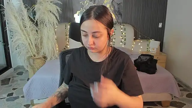 Snapshot of SarahCastro1_ chatting on 20, 2, 2026 SarahCastro1 online show from 20, 2, 2026