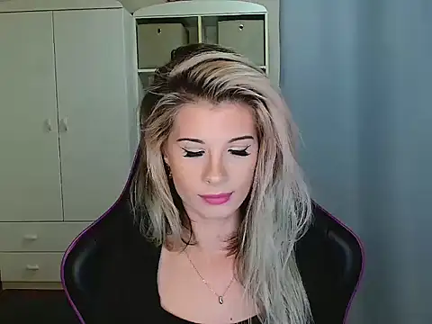 KristineGlow online show from 27, 11, 2025