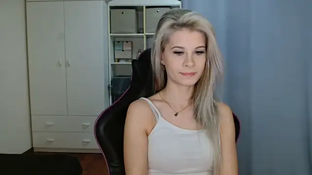 KristineGlow online show from 16, 4, 2026