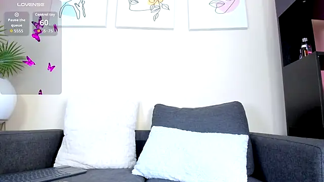 Snapshot of AlanaFox-x chatting on 17, 9, 2025 AlanaFox-x online show from 17, 9, 2025