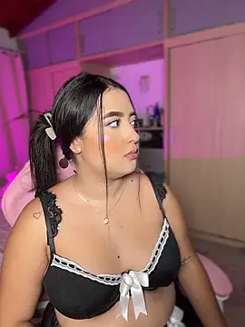 Emiily Moore1 online show from 26, 5, 2026