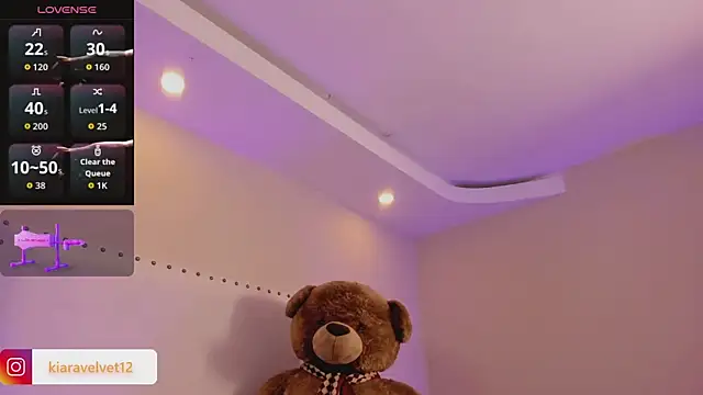 kiara velvet  online show from 17, 12, 2025