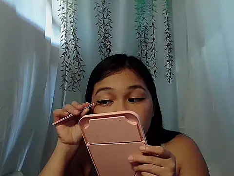 Snapshot of Zachariah_05 chatting on 28, 11, 2025 Zachariah 05 online show from 28, 11, 2025