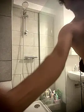 Snapshot of shiitposter_male chatting on 7, 1, 2026 shiitposter male online show from 7, 1, 2026