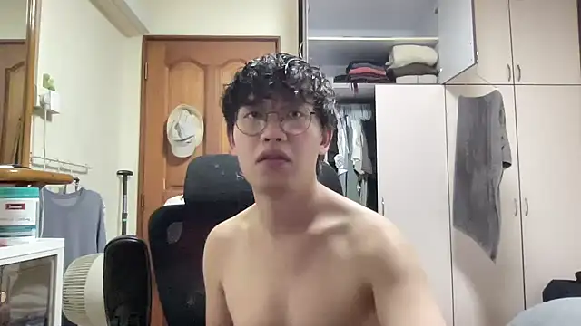 Passionatetwink2 online show from 12, 3, 2026