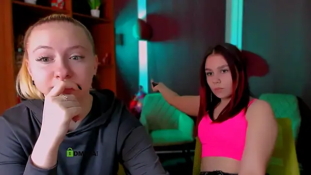 mila glow1 online show from 13, 2, 2026