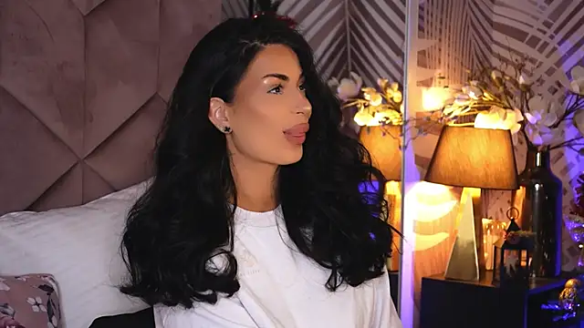 EvaRhea online show from 16, 12, 2025