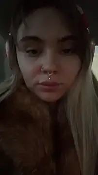 Snapshot of LunaMillie chatting on 15, 12, 2025 LunaMillie online show from 15, 12, 2025