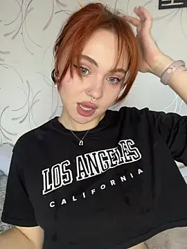 Snapshot of LunaMillie chatting on 4, 3, 2026 LunaMillie online show from 4, 3, 2026