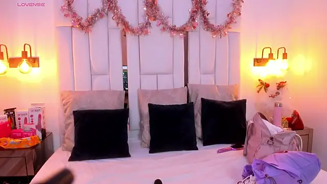 Snapshot of miyu_lu chatting on 17, 12, 2025 miyu lu online show from 17, 12, 2025