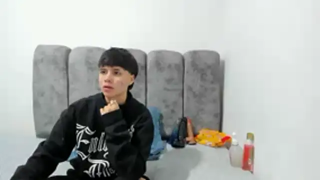 Snapshot of Bruno_Cruzz chatting on 17, 4, 2026 Bruno Cruzz online show from 17, 4, 2026