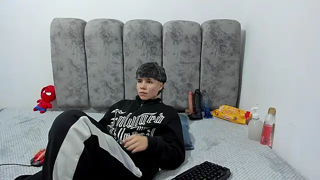 Snapshot of Bruno_Cruzz chatting on 23, 4, 2026 Bruno Cruzz online show from 23, 4, 2026