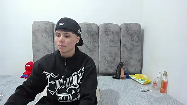 Snapshot of Bruno_Cruzz chatting on 18, 6, 2026 Bruno Cruzz online show from 18, 6, 2026