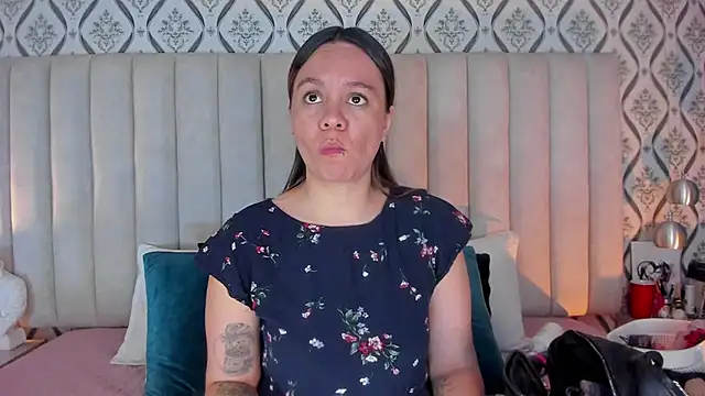 Sky Junne online show from 28, 3, 2026