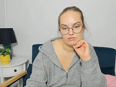 AliceCrazy69 online show from 30, 10, 2025