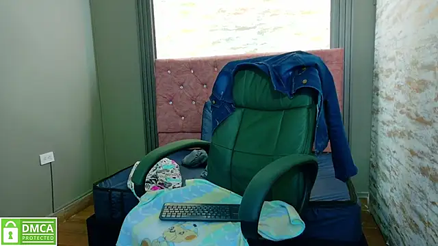 Snapshot of katia_green1 chatting on 11, 9, 2025 katia green1 online show from 11, 9, 2025