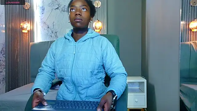 Snapshot of katia_green1 chatting on 5, 10, 2025 katia green1 online show from 5, 10, 2025