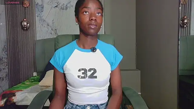 Snapshot of katia_green1 chatting on 17, 11, 2025 katia green1 online show from 17, 11, 2025