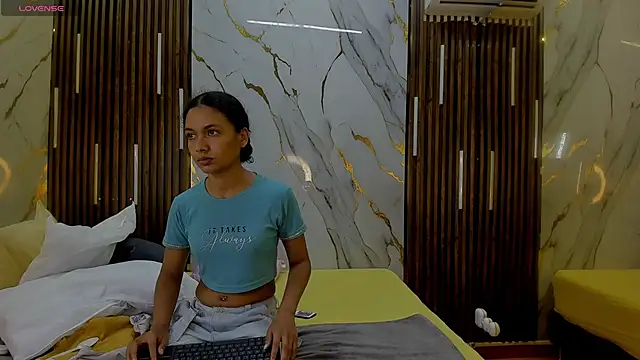 VictoriaDuart online show from 1, 12, 2025