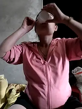 Snapshot of soope-00 chatting on 28, 10, 2025 soope-00 online show from 28, 10, 2025