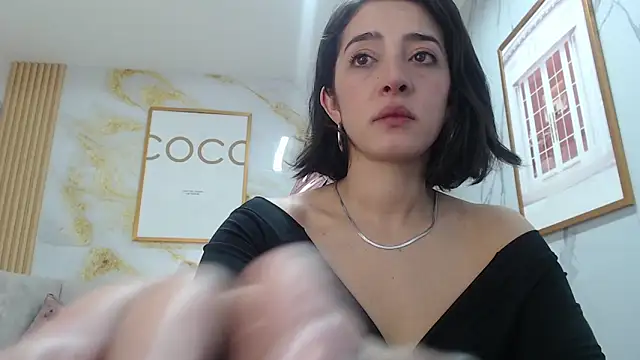 Snapshot of sara_lopez_s chatting on 25, 9, 2025 sara lopez s online show from 25, 9, 2025