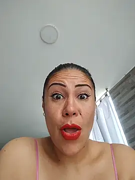 Snapshot of KittyHoleshot87 chatting on 28, 4, 2026 KittyHoleshot87 online show from 28, 4, 2026