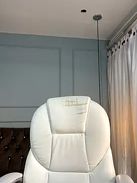 Snapshot of Valery_kitty18 chatting on 3, 12, 2025 Valery kitty18 online show from 3, 12, 2025