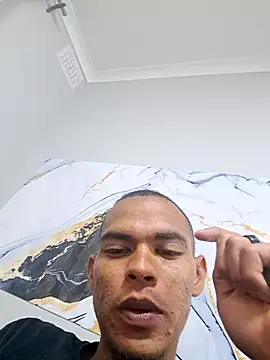 Snapshot of LuciousLyon chatting on 5, 11, 2025 LuciousLyon online show from 5, 11, 2025