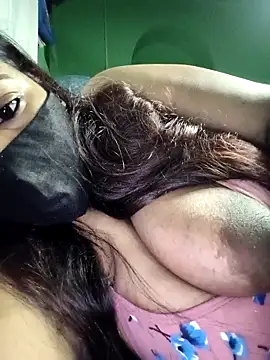 V-hot-swiet online show from 7, 10, 2025