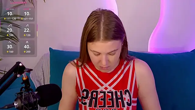 MelanieHenders online show from 5, 10, 2025