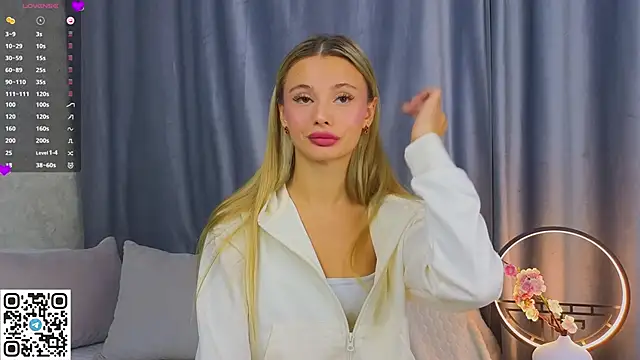 NaughtySeraphine online show from 2, 12, 2025