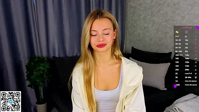 Snapshot of NaughtySeraphine chatting on 4, 2, 2026 NaughtySeraphine online show from 4, 2, 2026