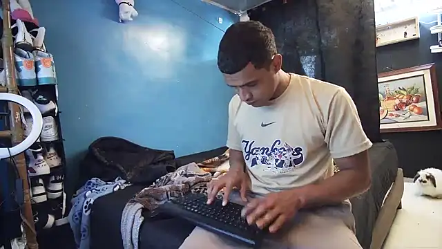 Snapshot of JoshuaMiller chatting on 21, 9, 2025 JoshuaMiller online show from 21, 9, 2025