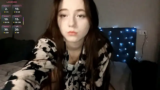 Snapshot of Sophiecuttie chatting on 4, 12, 2025 Sophiecuttie online show from 4, 12, 2025