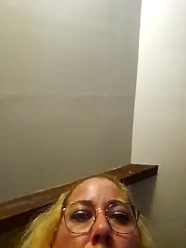 Snapshot of misscokine666 chatting on 3, 10, 2025 misscokine666 online show from 3, 10, 2025